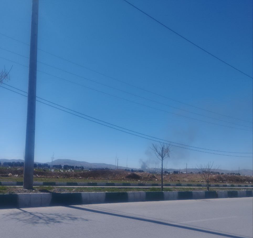 Testigos presenciales reportan impactos en Kermanshah, Irán, con afirmaciones de que una base del IRGC Havaniruz y otros objetivos fueron alcanzados.