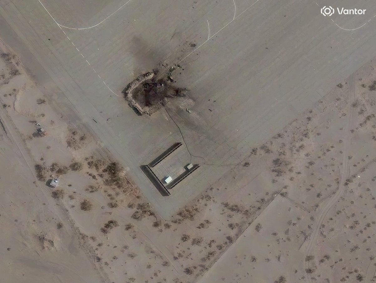@vantortech A radar system at the Zahedan airbase before (Feb 26) and after (March 1) it was hit by airstrikes (πΈ:@vantortech)