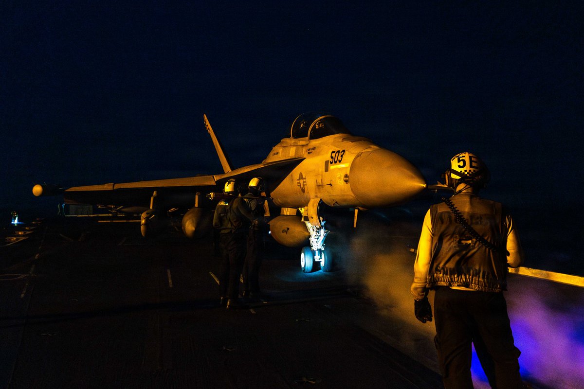 أعاد تغريدها @hey_itsmyturn من @CENTCOM: أسراب متعددة من طائرات F/A-18 تدعم عمليات مستمرة ضد إيران. القوات الأمريكية تحلق ليلاً ونهاراً لتوجيه…