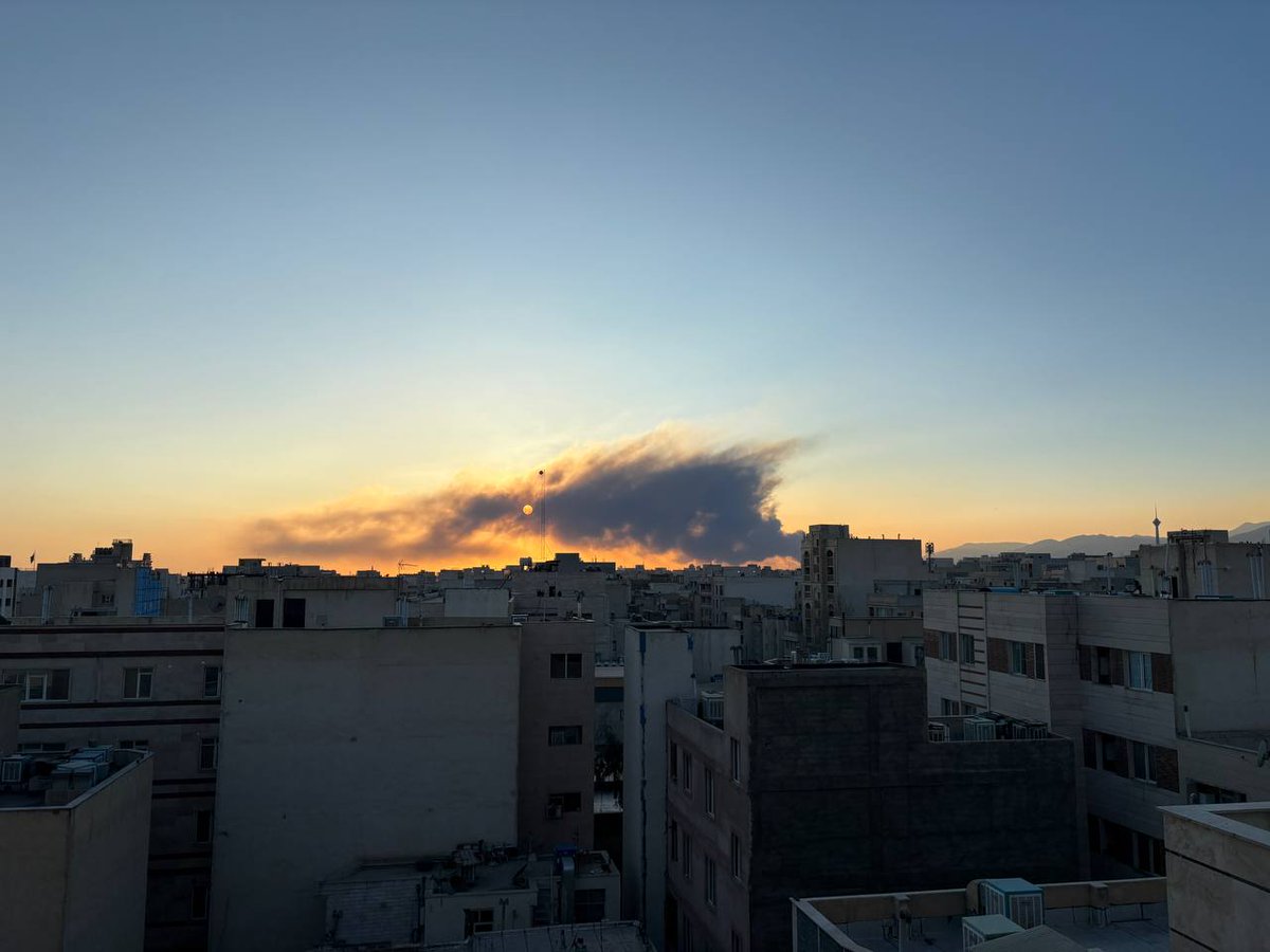 Explosion near Negin Reza tower, Ashrafi Esfahani Highway, western Tehran
#Tehran Province, #Iran