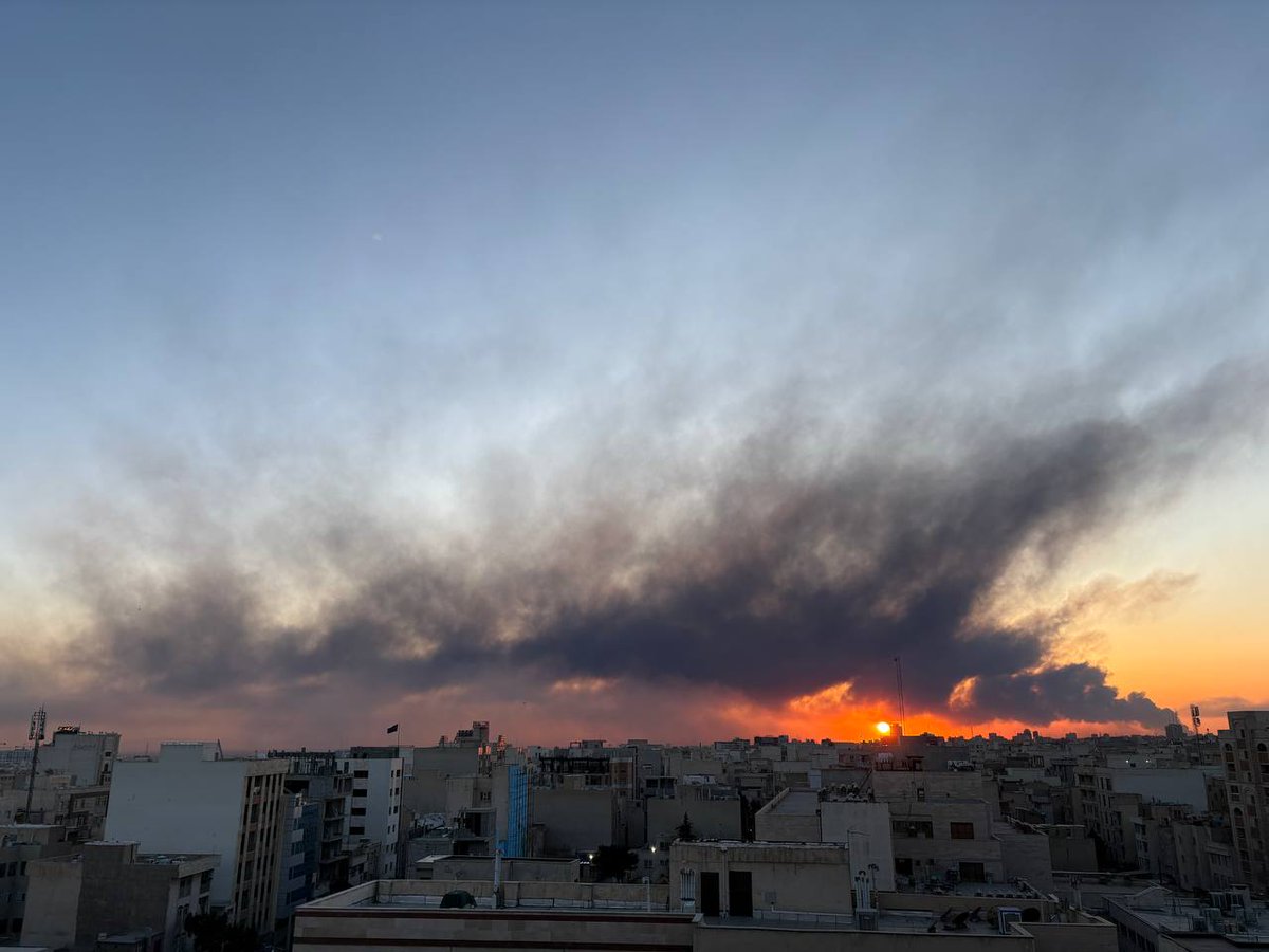 Explosion near Negin Reza tower, Ashrafi Esfahani Highway, western Tehran
#Tehran Province, #Iran