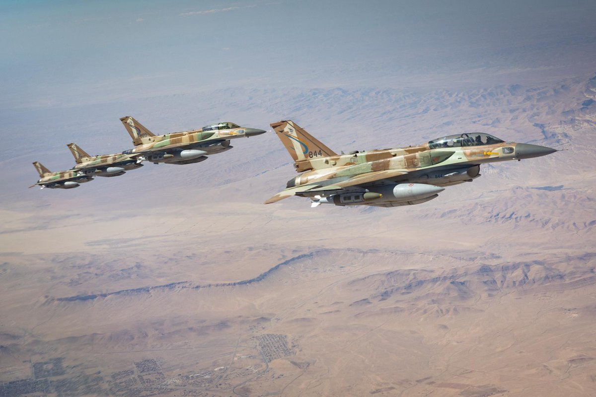 نشر سلاح الجو الإسرائيلي لقطات تظهر طائرات F-16I المقاتلة في طريقها إلى إيران لتنفيذ ضربات جوية.
