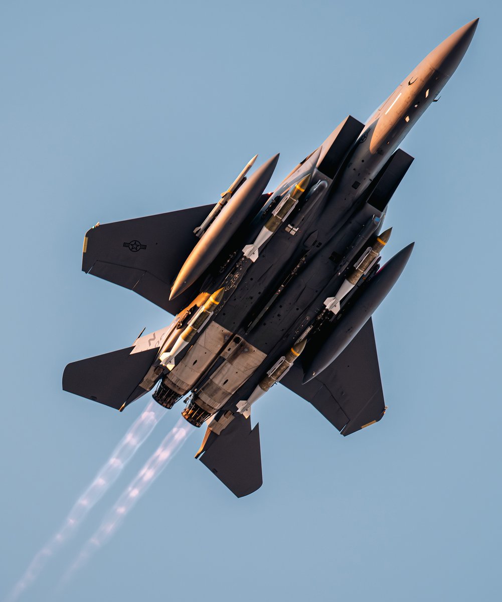 Retuiteado por @hey_itsmyturn de @CENTCOM: La Fuerza Aérea de EE. UU. continúa ejecutando un alto volumen de ataques aéreos contra Irán. Las dos fuerzas aéreas más poderosas del mundo…