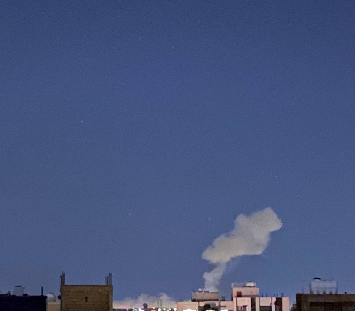Una fuente informa de un bombardero en acción cerca de Malek Shahr, Isfahan, con actividad inusual de aviones, la misma fuente que informó anteriormente de un B-52 sobre Isfahan.