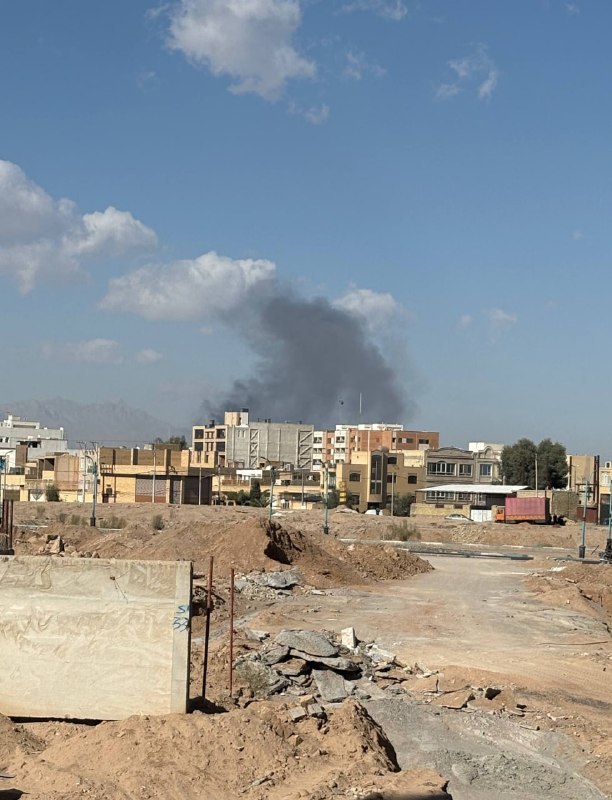 Earlier @ ~ 0528Z
Yazd missile site was targeted again,
(Via @mamelkate)
Last night, 3 launches were spotted by locals from the site.
(~ 31.806, 54.299 and surroundings)
#Yazd Province, #Iran