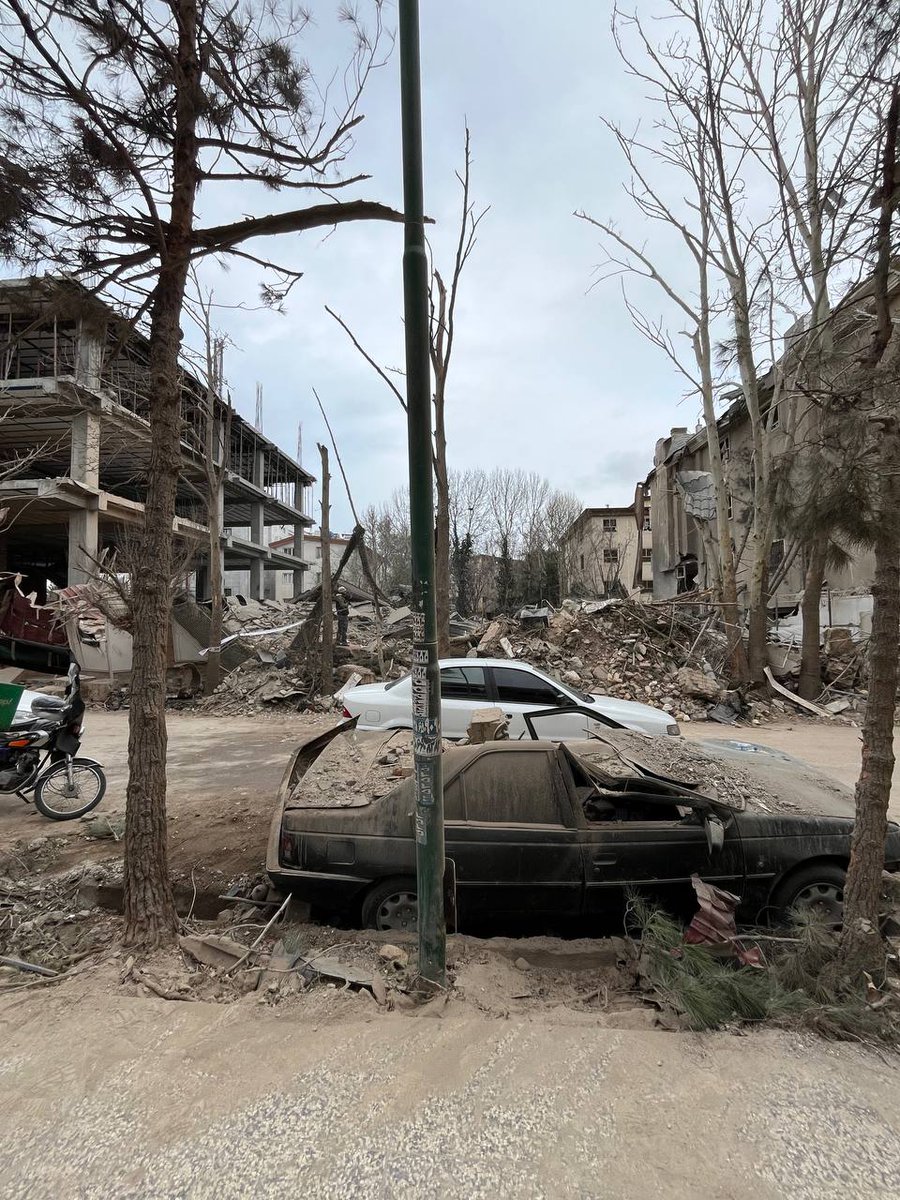 Visual confirmation regarding the 209th street attack, Mehrshahr, Alborz Province, #Iran Image via @Vahid Quoted tweet from @hey_itsmyturn: Last night, a building was leveled in…