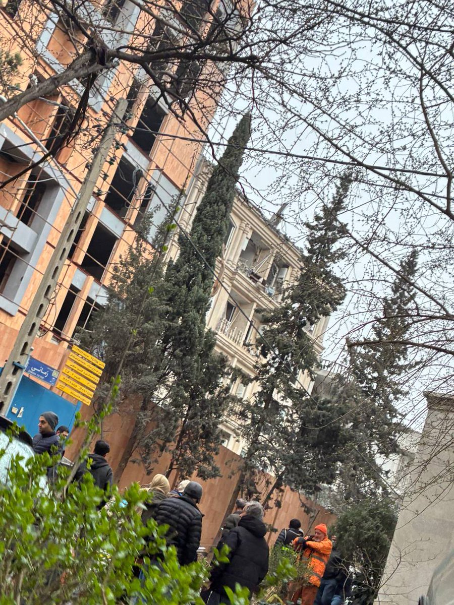 Targeted assassination near Kaveh blvd,
Northeastern Tehran, #Tehran Province, #Iran
(Via @Vahid)
(Look around here 35.78, 51.44)