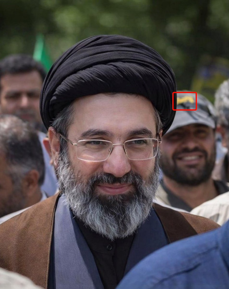 Yup.
Same fucking guy who took a selfie with him.
So,
1st image of Mojtaba: AI Generated
2nd image: old (2019) but was not published till today.
https://tineye.com/search/2a5186f32bad97b56dbd5caccbd4e41816818b57?tags=&sort=crawl_date&order=asc&page=1