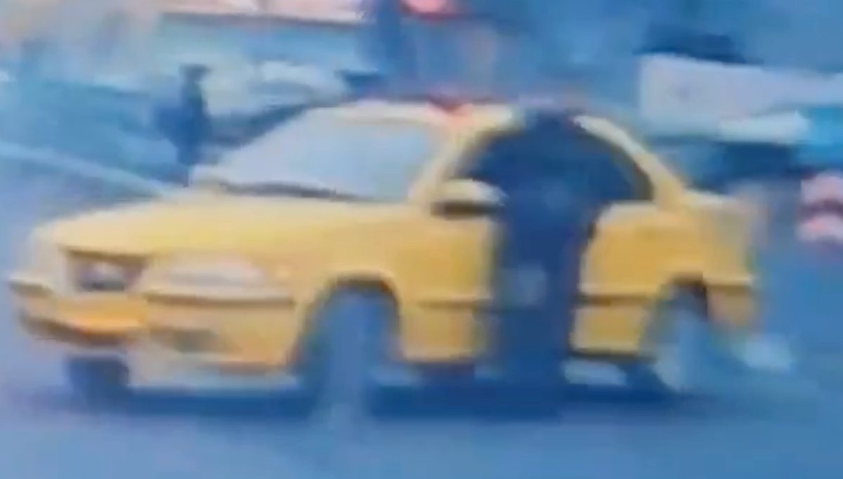 IRGC / Basij using taxis as their security vehicles at their checkpoints.
(Coords: 35.7777, 51.3358)
Western Tehran, #Tehran Province, #Iran