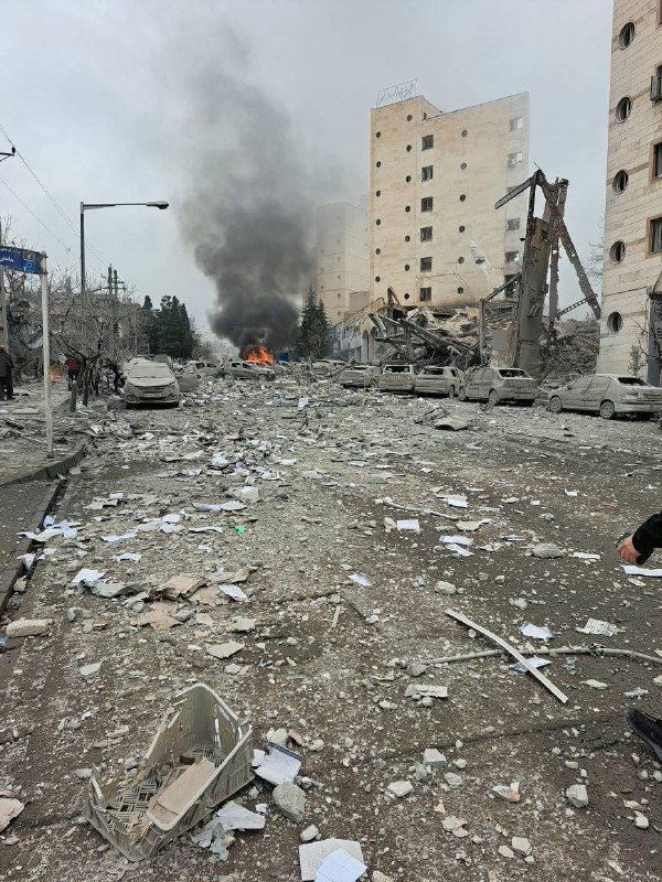 An airstrike hit a building in Zarafshan, northwestern Tehran, reportedly targeting a meeting of senior regime officials as a targeted assassination.