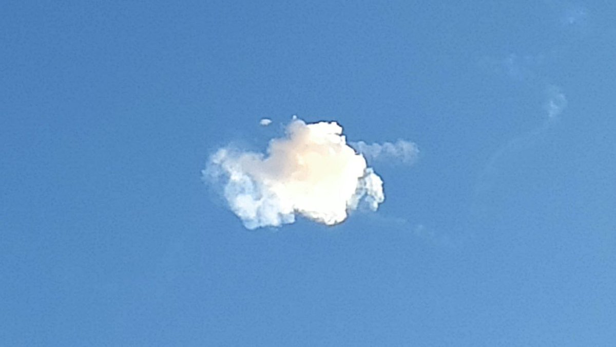 A BM blew up over Shiraz, moments after the launch, #Fars Province, #Iran
Either failed or got intercepted by #USAF 🇺🇸 / #IAF 🇮🇱, which would be a first.