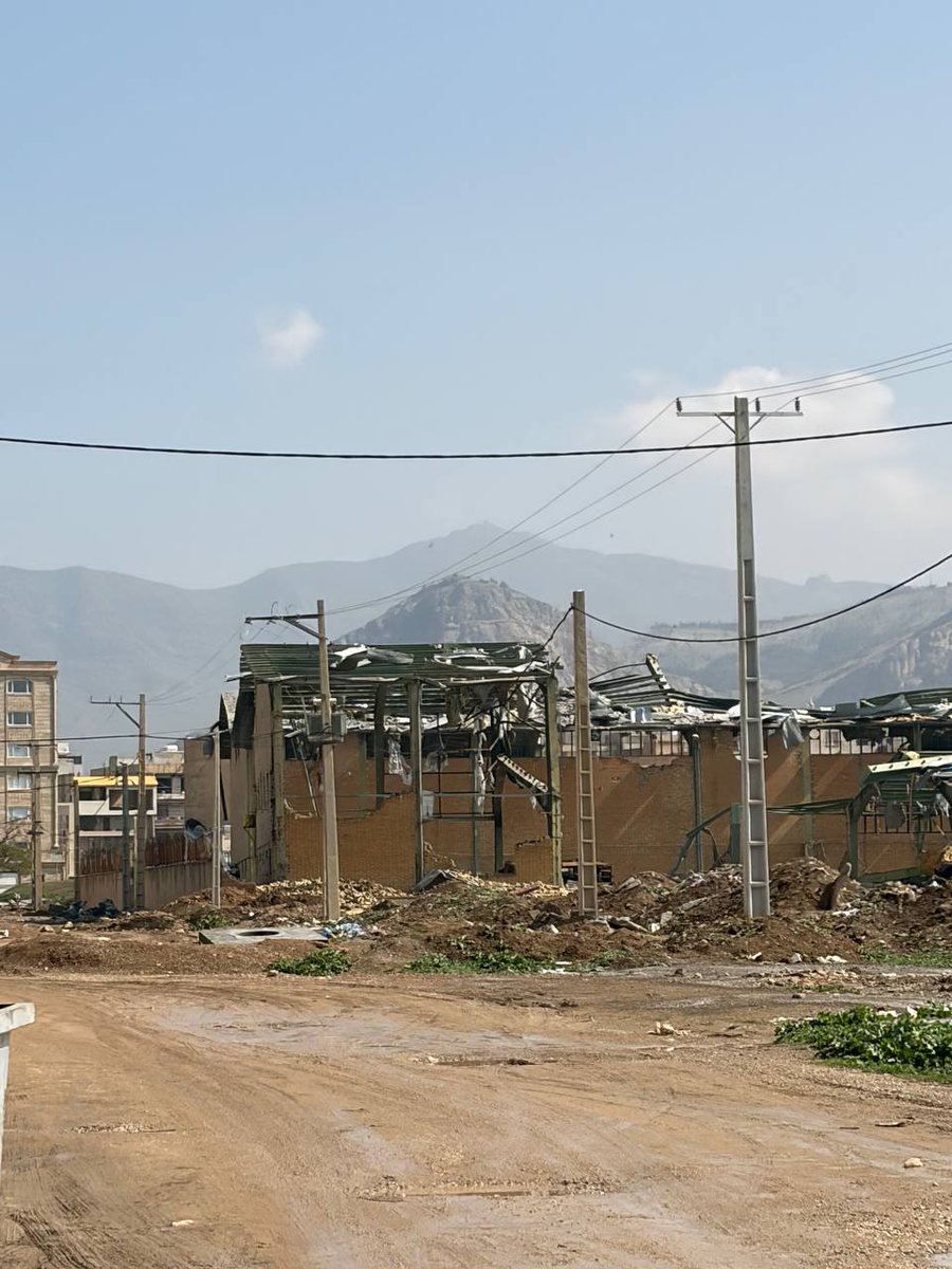 Wrecked IRGC warehouse, Khorram Abad
Lorestan Province, #Iran
(coords 33.461873, 48.33782)
(Don't watermark)