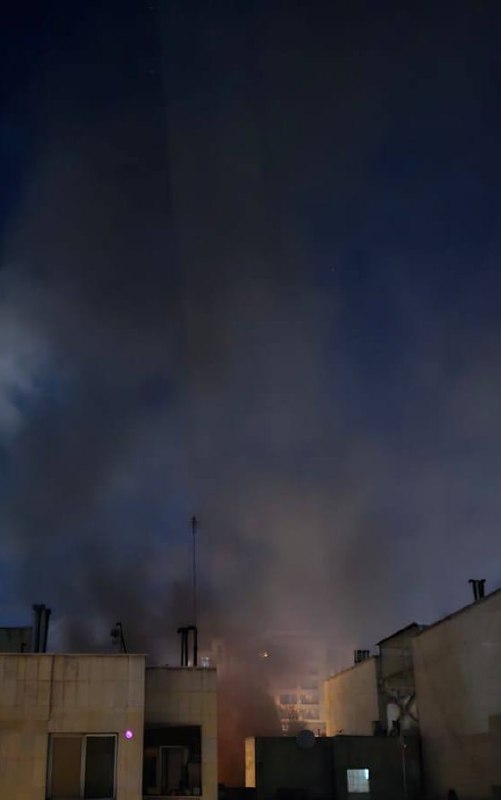 16th Ave, Allameh Blvd, supuestamente un centro aeroespacial fue objetivo. Norte de Teherán, #Provincia de Teherán, #Irán (Imagen: @mamlekate) Tweet citado de @hey_itsmyturn: Un edificio en…