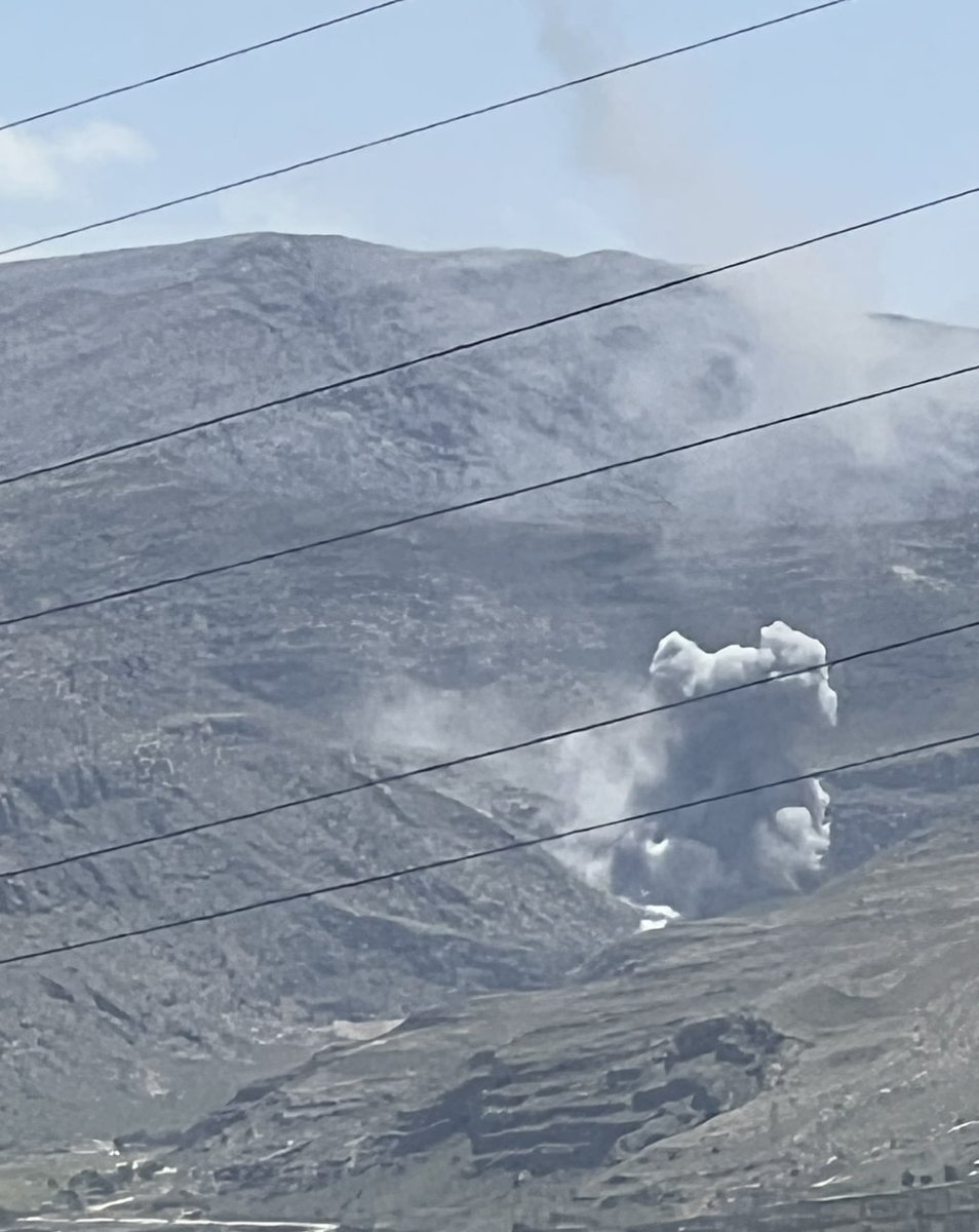 Earlier @ 0909Z -
Three blasts reported at Shiraz missile site,
Coords:
29.46753, 52.49337
29.55112, 52.41901
Fars Province, #Iran