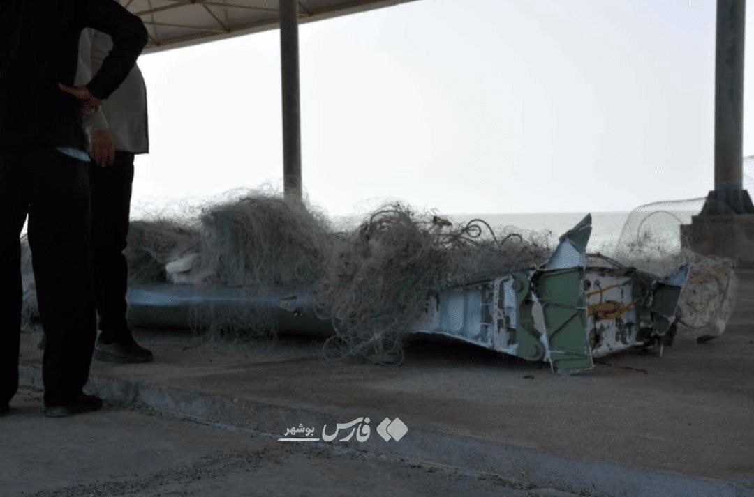 صید پهپاد آمریکایی در دریای خلیج‌فارس

🔹صیادان بندر دیر، لاشه پهپاد MQ-9 آمریکایی که توسط سامانه های پدافندی در استان بوشهر مورد اصابت قرار گرفت و در خلیج فارس سقوط کرده بود را از دریا خارج کردند.