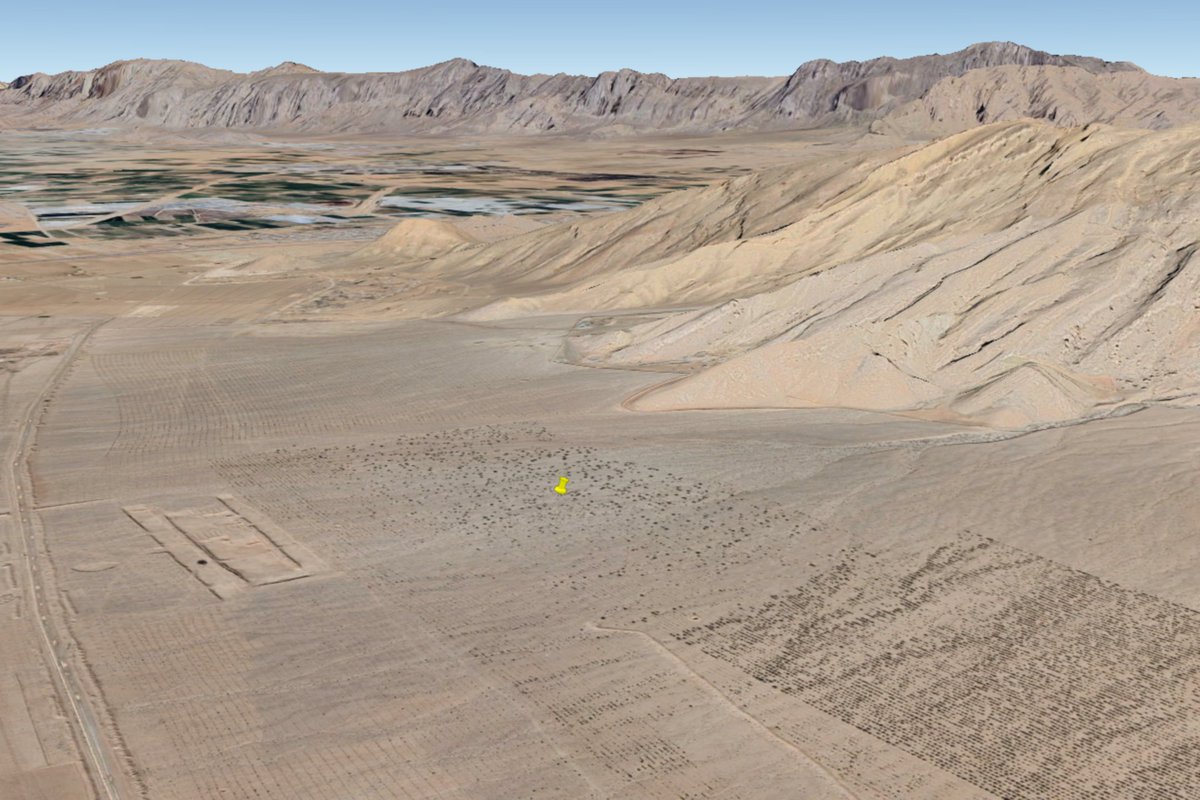 USAF F-15E crash site geolocated ~25km south of Isfahan https://www.google.com/maps?ll=32.381250,51.672115&q=32.381250,51.672115&hl=en&t=h&z=16
