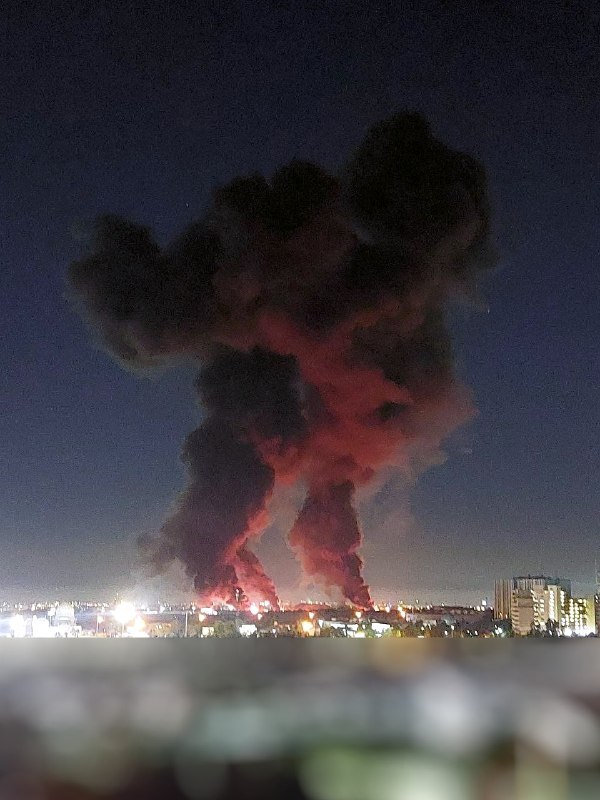 Earlier @ 2330Z -
Near the Mehrabad Airport.
(Via @Vahid)
Tehran Province, #Iran