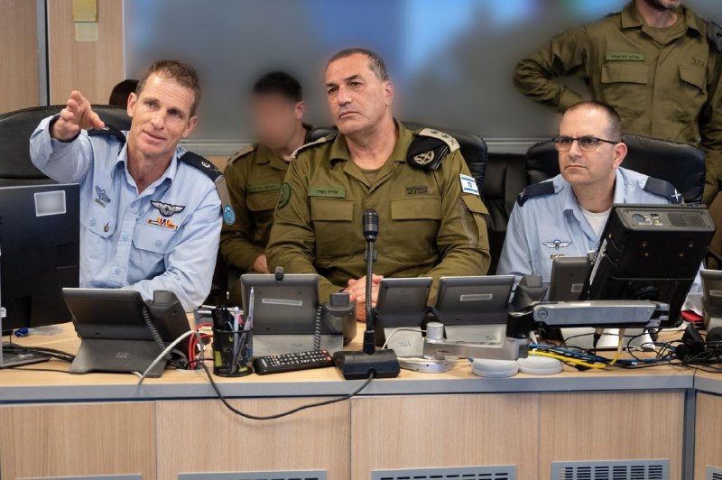 #IDF 🇮🇱:
"The IDF Chief of Staff and senior IDF officials are currently commanding IDF strikes in Iran from the Air Force bunker

The IDF is in full readiness in attack and defense

The Chief of Staff, Lieutenant General Eyal Zamir, and senior IDF officials, have conducted ongoing situation assessments over recent hours and are commanding IDF strikes in Iran from the Air Force bunker.

The IDF is alert and ready to continue operations in all sectors against those who threaten the State of Israel."
#Iran