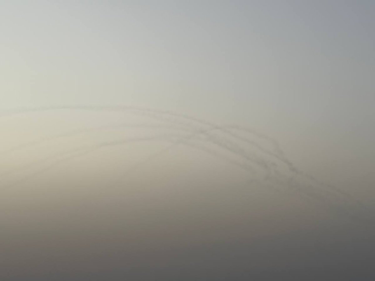 Interceptions over #Bahrain 🇧🇭 
Cameraperson tells me all of the UAVs were intercepted.