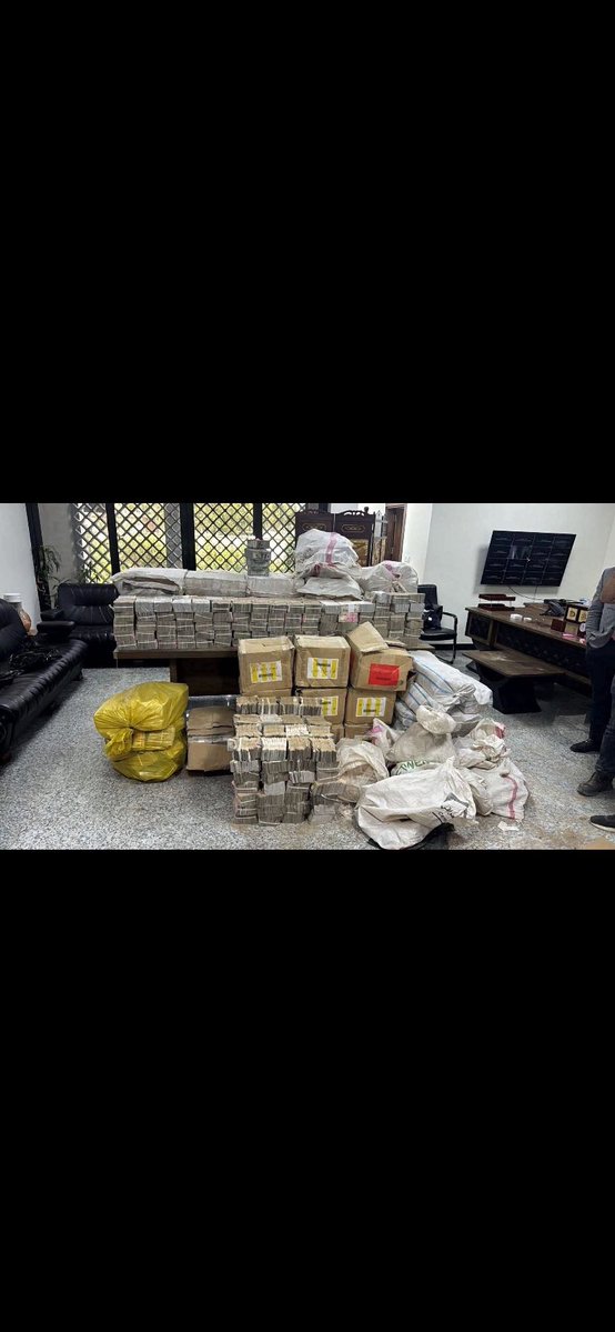 🚨🇮🇶 #Under_reported 
Anti-Corruption Crackdown in Baghdad
Iraqi Counter Terrorism Service (CTS), Special Forces, and Army units are executing coordinated raids across the Green Zone, Karkh, and Rusafa to prevent suspects from fleeing.
The sweep is based on confessions from detained former Deputy Oil Minister Adnan al-Jumaili.
TARGETS / ARRESTS:
• 12 current MPs (incl. Hussein Mo'nis of Kata'ib Hezbollah, Bahaa al-Nouri, and members of the Azm Alliance)
• Ali Ma'arij (Former Deputy Oil Minister, recently US-sanctioned)
• Mohammed al-Sayhoud (Former MP)
• Multiple former officials and political figures
SEIZED ASSETS TO DATE:
• 98 billion+ IQD & $11 million USD in cash (portions found buried 4 meters underground on farms)
• 70 residential and commercial properties frozen
• 21 modern vehicles & ~3kg of gold
• 70–85 firearms + 300–400 magazines and ammunition crates
Parliamentary immunity was lifted during the legislative recess to authorize the judicial warrants. Prime Minister Ali Falih Kadhim al-Zaidi stated the government will pursue all cases regardless of rank or political affiliation.