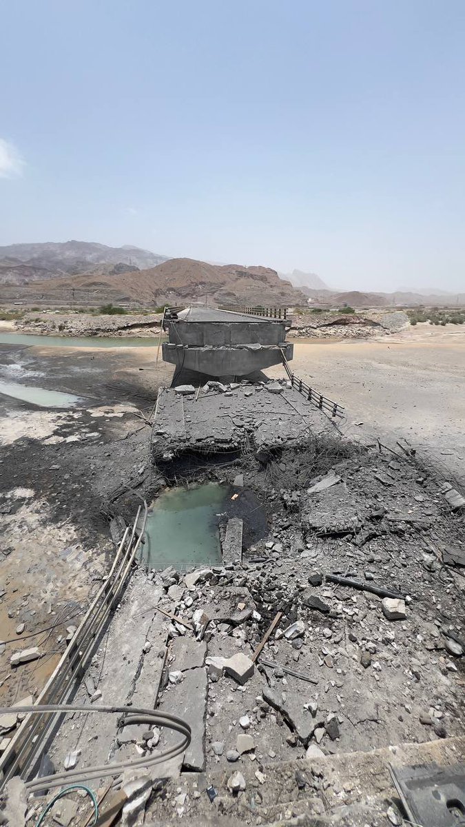 Aftermath of July 17 airstrikes on one of the Khamir bridges,
Hormozgan Province, Iran

(Do not watermark)