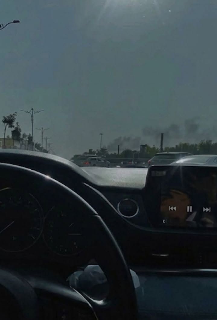Una instalación de Aramco en Abqaiq, Arabia Saudita, fue supuestamente atacada por drones hutíes esta mañana, con una imagen circulando que muestra las consecuencias.