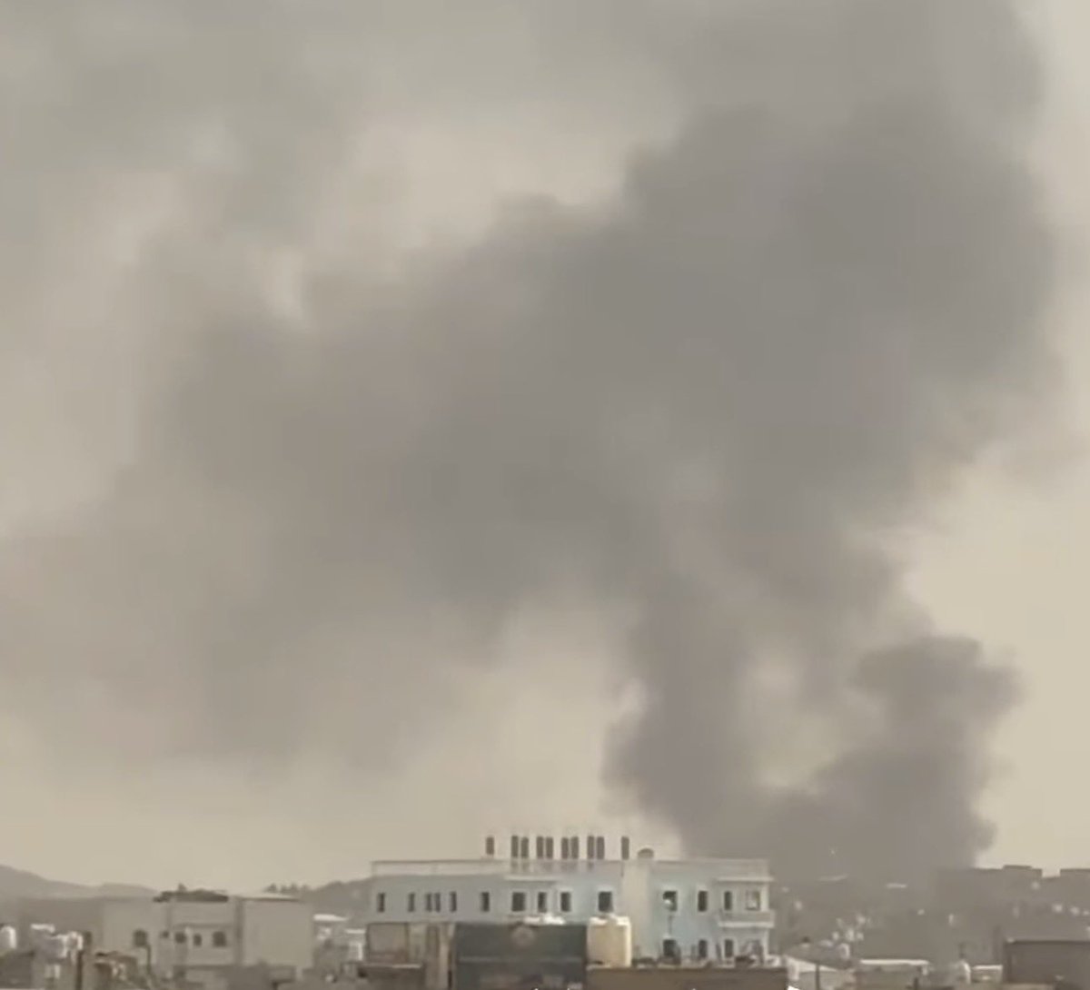 Houthis Launch Over 20 Missiles and Drones at Marib, Striking IDP Camp