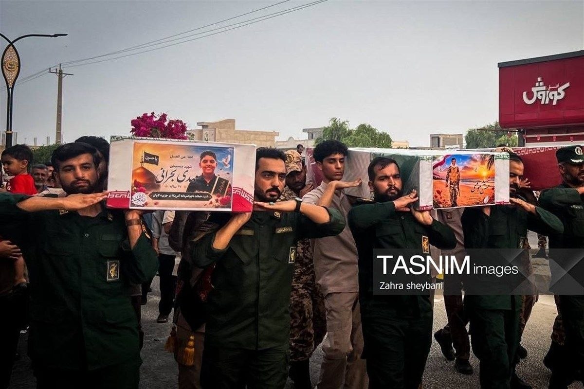 ICYMI:
Mahdi Bohrani, one of the IRGC militants that was killed in Lavan Island was 17 years old.
(Images: IRGC-owned Tasnim News)