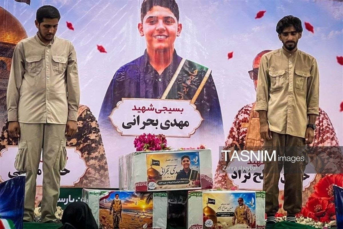 ICYMI:
Mahdi Bohrani, one of the IRGC militants that was killed in Lavan Island was 17 years old.
(Images: IRGC-owned Tasnim News)