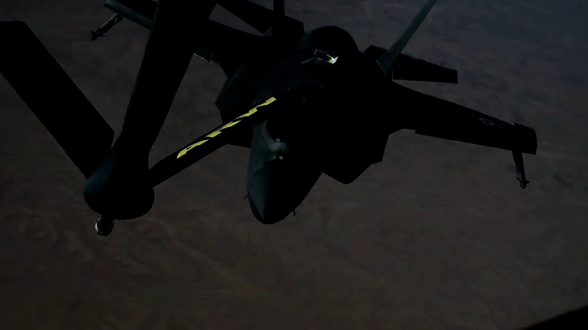 محل ویدیوی منتشرشده از سوختگیری هوایی جنگنده پنهانکار F-35A نیروی هوایی آمریکا از یک فروند تانکر سوخترسان KC-135 Stratotanker در آسمان الرطبه، استان انبار، عراق.
Location: 31.753756, 40.839758
https://maps.app.goo.gl/Hr5iQqM2ey1ogmD59