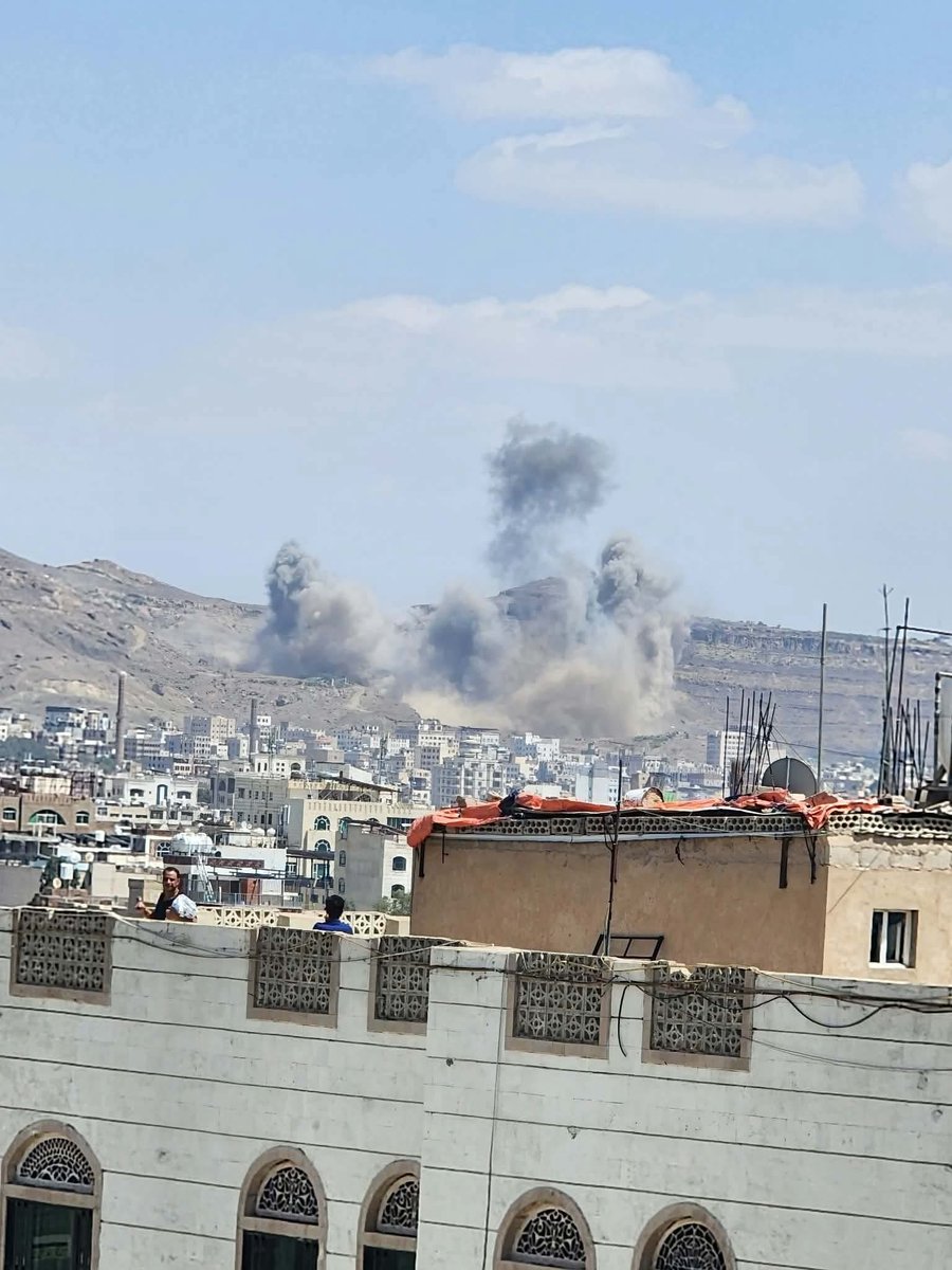 Over 9 strikes hit various targets in Sana'a, including Al-Nahdain, Attan and Al-Hafa military bases as Yemeni armed forces spokesperson announces operations against what he describes as key, legitimate military targets in the capital.
#Yemen