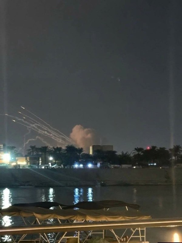 Explosion and plumes of smoke near Sabaa Abkar, Baghdad, #Iraq 🇮🇶