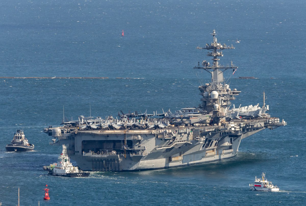 原子力空母 「セオドア・ルーズベルト (USS Theodore Roosevelt)」が横須賀基地を出港しました。
