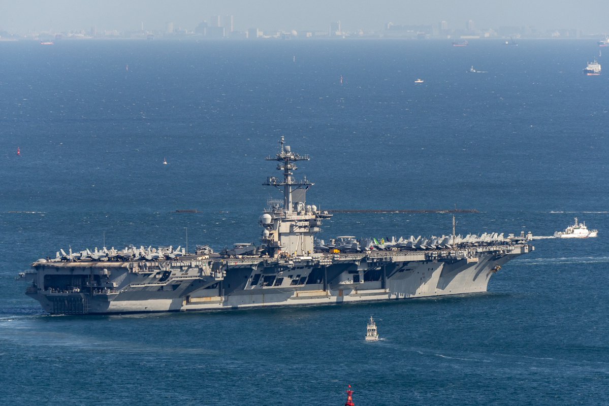 原子力空母 「セオドア・ルーズベルト (USS Theodore Roosevelt)」が横須賀基地を出港しました。